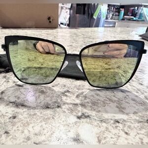 DIFF Trendy Black Sunglasses with Yellow Lenses